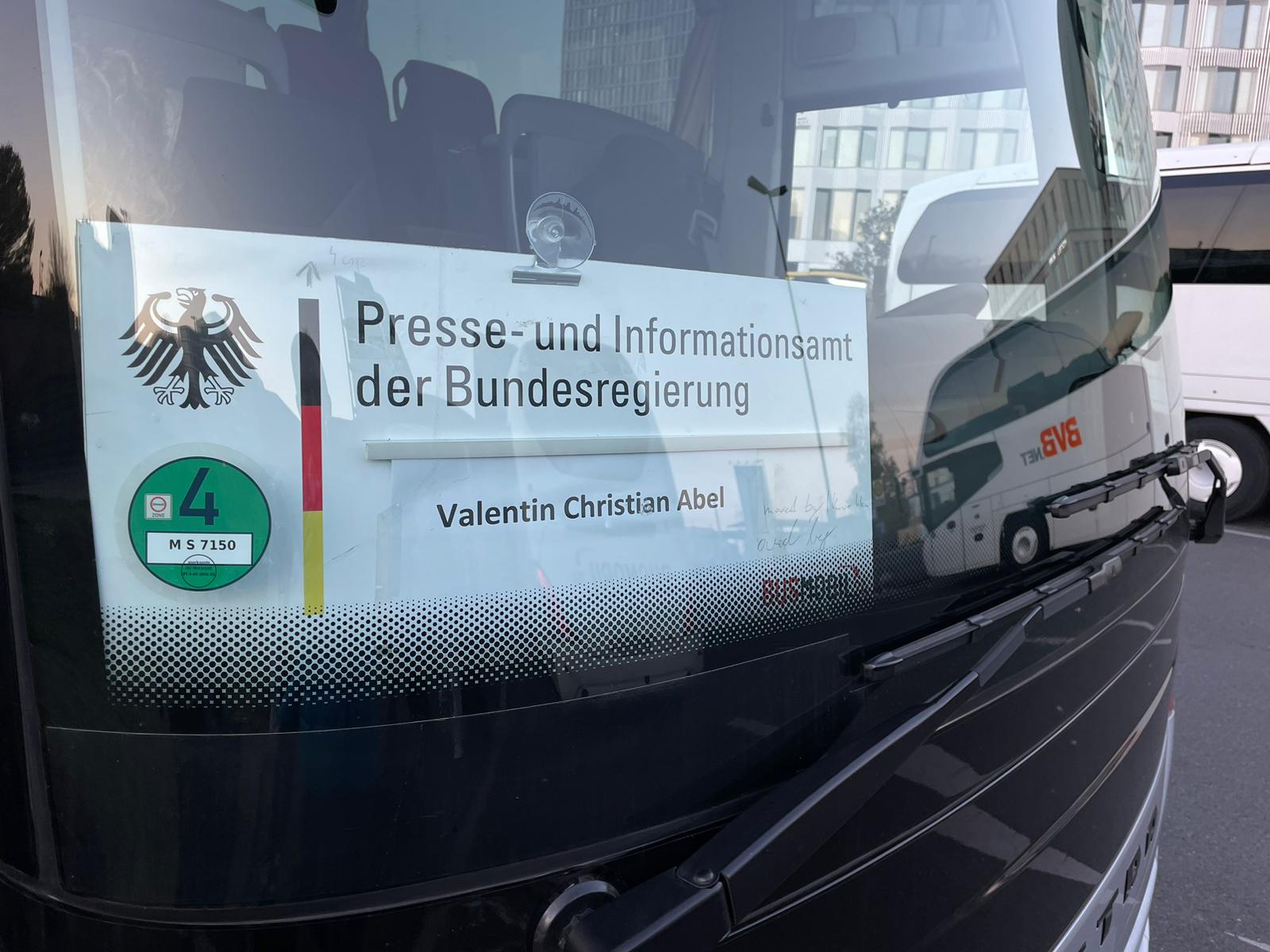 Bus des Presse und Informationsamts der Bundesregierung